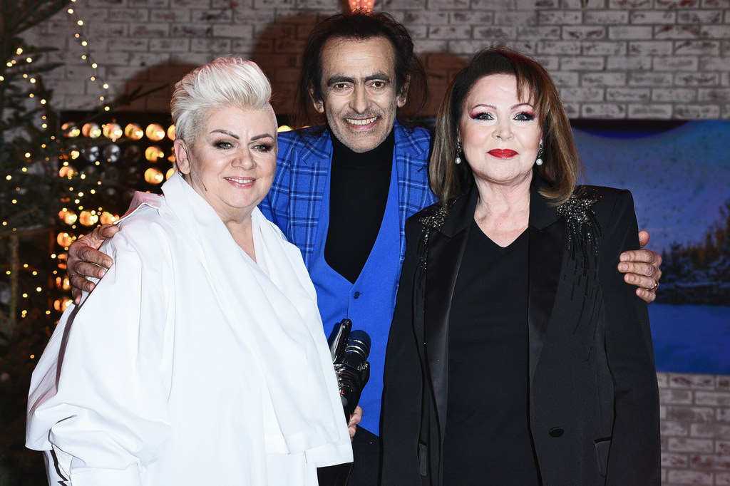 Barbara Parzeczewska w towarzystwie Witolda Paszta i Izbaeli Trojanowskiej w "The Voice Senior"