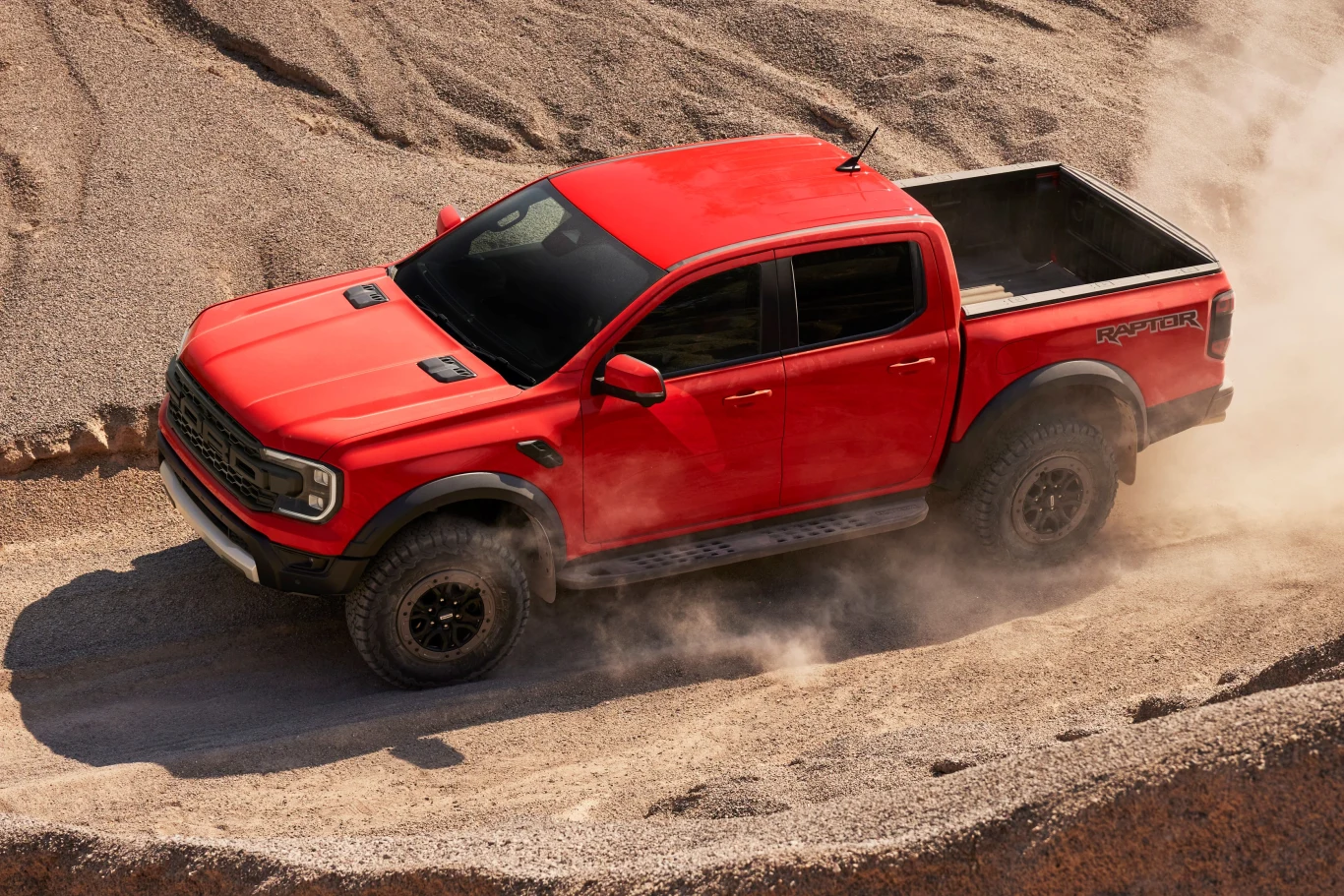 W Europie Ford Ranger w wersji Raptor pojawił się w 2018 roku. Teraz najnowsza wersja Raptora zadebiutuje na Starym Kontynencie pod koniec 2022 roku W Europie Ford Ranger w wersji Raptor pojawił się w 2018 roku. Teraz najnowsza wersja Raptora zadebiutuje na Starym Kontynencie pod koniec 2022 roku