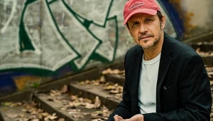 Bartłomiej Topa na planie serialu "Powrót" 