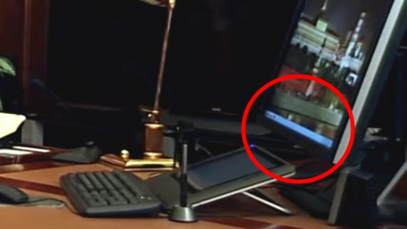 Prezydent Władimir Putin z liczącego sobie 21 lat Windowsa XP Prezydent Władimir Putin z liczącego sobie 21 lat Windowsa XP