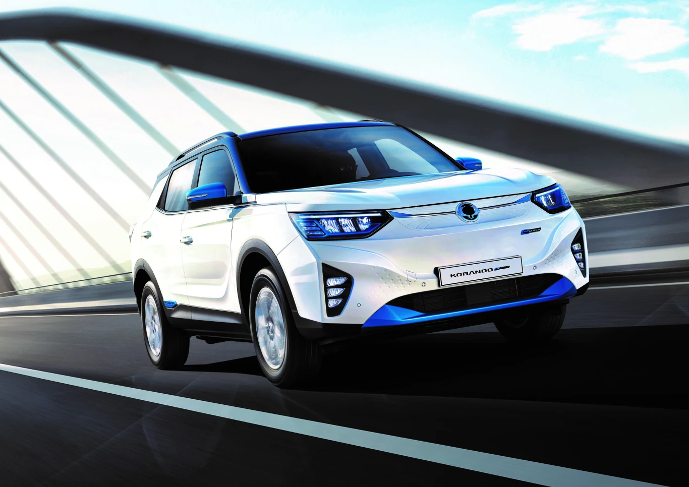 Elektryczny SsangYong Korando E-Motion wchodzi na polski rynek. Jego cennik startuje od 159 900 zł za wersję Quartz Elektryczny SsangYong Korando E-Motion wchodzi na polski rynek. Jego cennik startuje od 159 900 zł za wersję Quartz