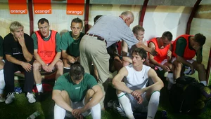 Piłkarze GKS Bełchatów załamani po ostatniej kolejce Ekstraklasy, gdy okazało się, że przegrali mistrzostwo Polski 2007 z Zagłębiem Lubin. 15 lat później GKS Bełchatów upada