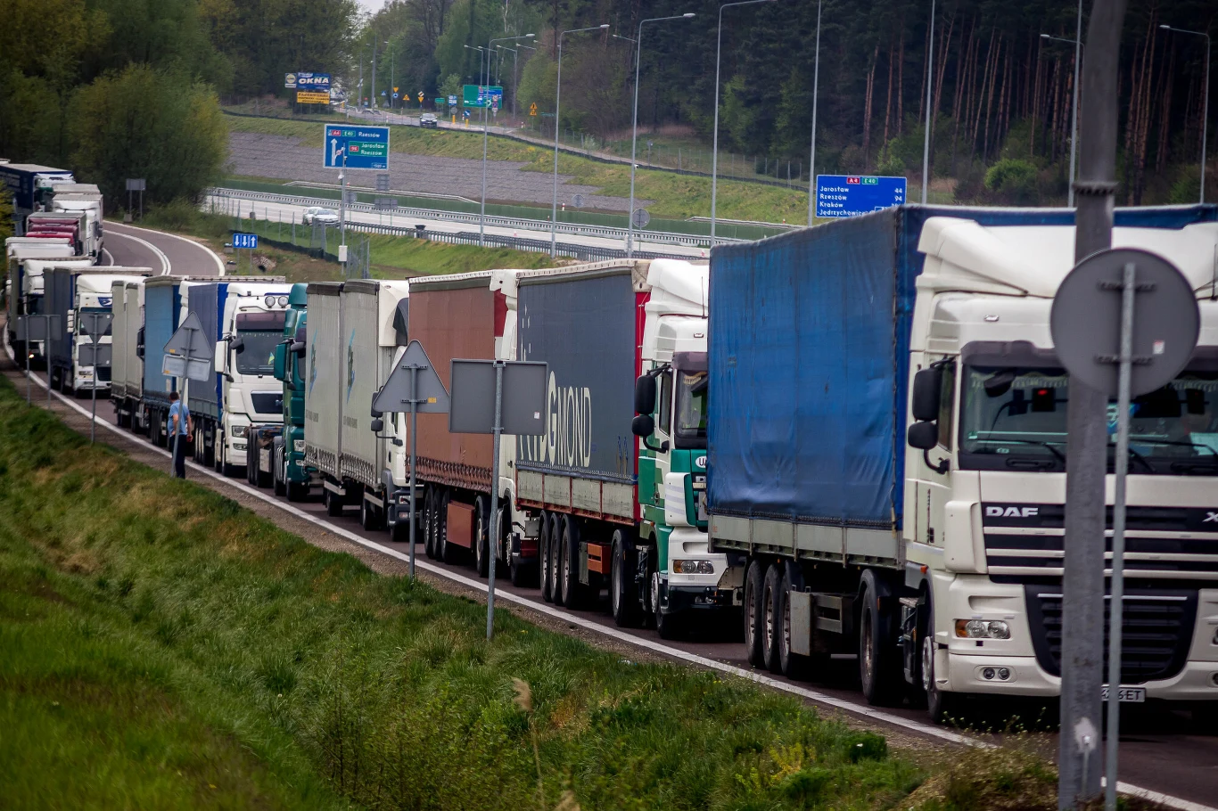 Polscy przewoźnicy wybierają Białoruś jako kraj tranzytowy do Rosji, ale konflikt na wschodzie może zakończyć się zamknięciem polsko-białoruskich przejść granicznych Bobrownikach i Koroszczynie 