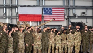 Polacy coraz mniej kochają Amerykę. Szczególnie młodzi. Zaskakujący raport