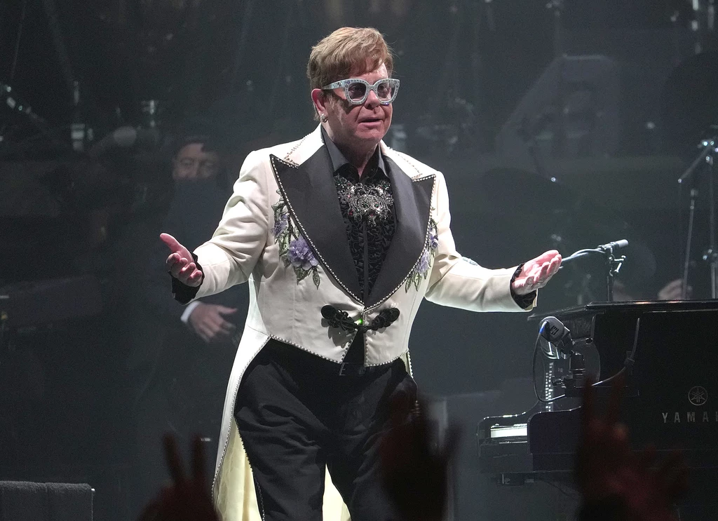 Elton John był o krok od katastrofy