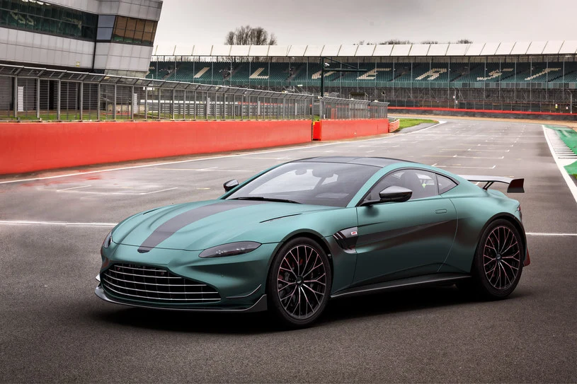 Aston Martin Vantage Aston Martin Vantage