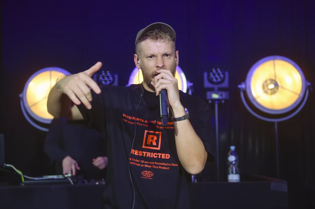 Sebastian Fabijański na scenie Sebastian Fabijański na scenie