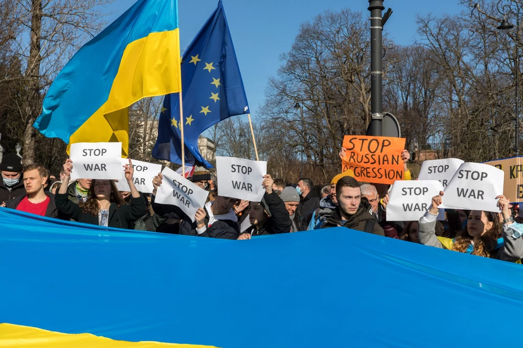 Protest przed ambasadą Federacji Rosyjskiej przeciwko zbrojnej agresji na Ukrainę. Protest przed ambasadą Federacji Rosyjskiej przeciwko zbrojnej agresji na Ukrainę.