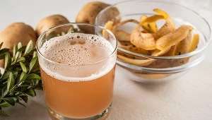 Przygotowanie soku z surowych ziemniaków nie wymaga dużej filozofii. Ale najpierw sprawdź, na co ta mikstura pomaga
