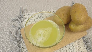 Obniża ciśnienie i cukier, wspomaga trawienie. Naukowcy udowodnili, że sok z ziemniaka przegoni też raka