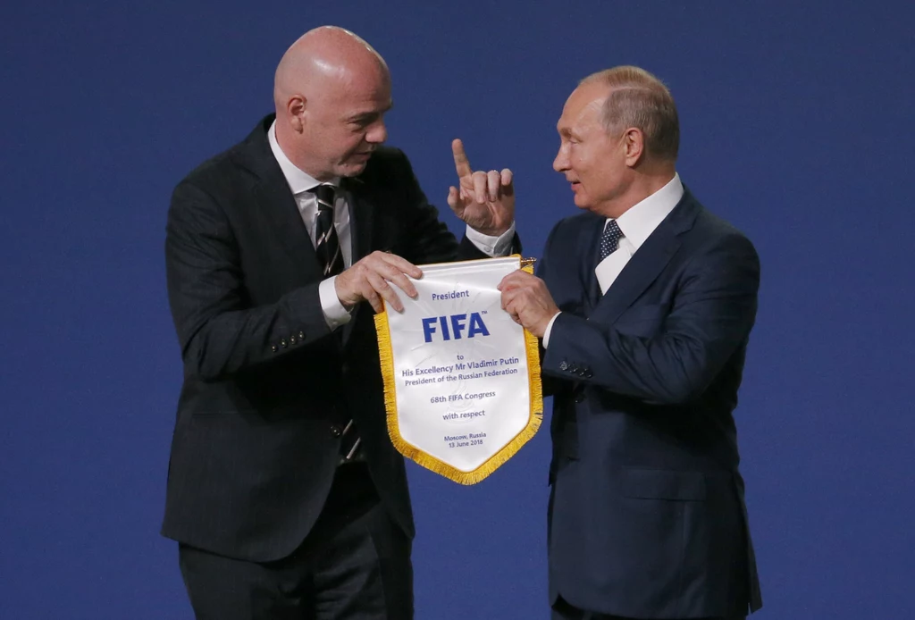 Gianni Infantino i Władimir Putin, 2018 rok Gianni Infantino i Władimir Putin, 2018 rok