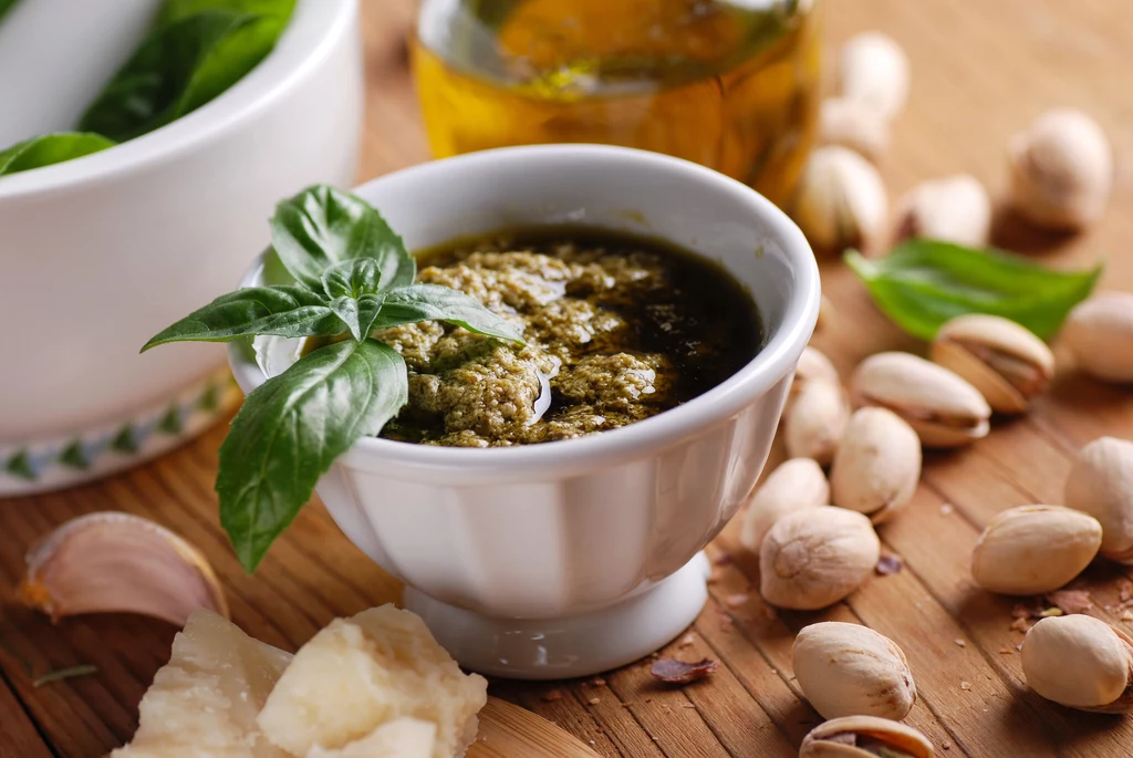 Prosty przepis na pesto z pistacji przybliży cię do włoskich kulinariów