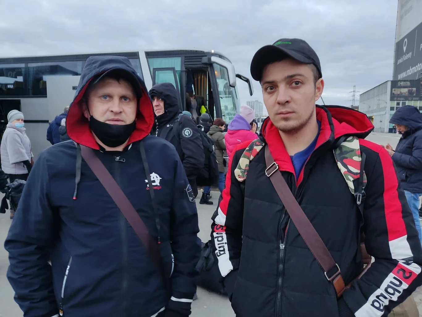Od lewej - Maks i Artem - jadą na Ukrainę walczyć za swój kraj Od lewej - Maks i Artem - jadą na Ukrainę walczyć za swój kraj
