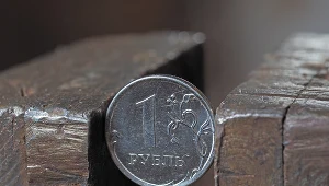 Rubel odporny na sankcje. Co się dzieje? 