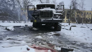 Zniszczony rosyjski pojazd militarny. Zdjęcie zrobione w Charkowie 