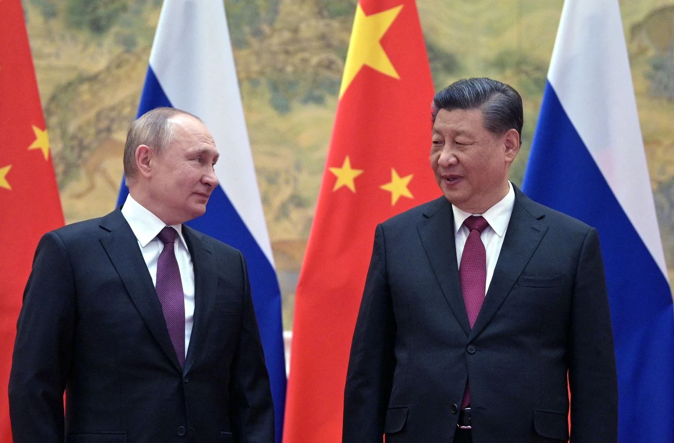 Chiny wzywają o nie eskalowanie walk, jednak dalej wprost nie potępiają działań Rosji Chiny wzywają o nie eskalowanie walk, jednak dalej wprost nie potępiają działań Rosji