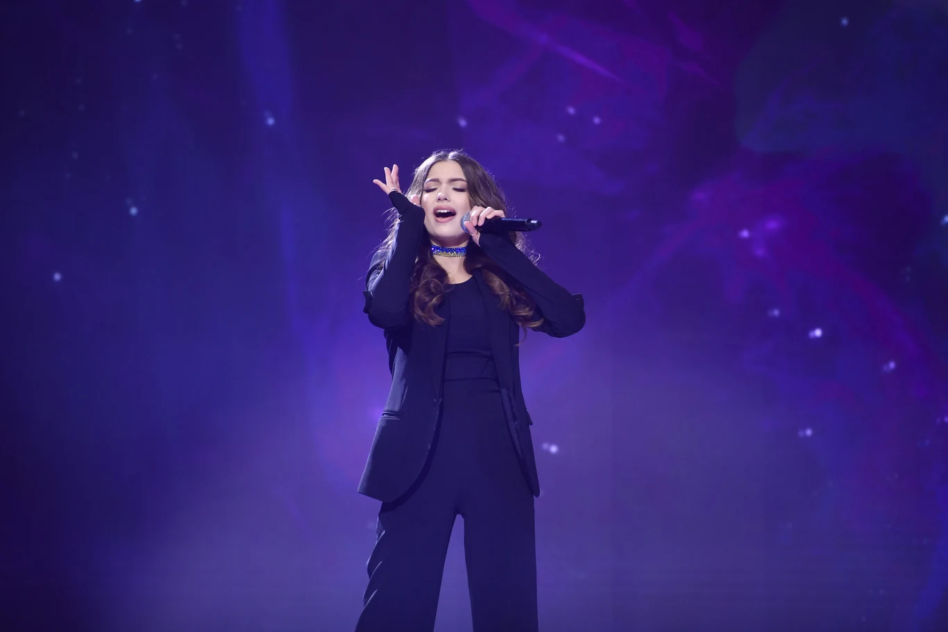 Na scenie pojawiła się również młoda polska wokalistka - Viki Gabor.