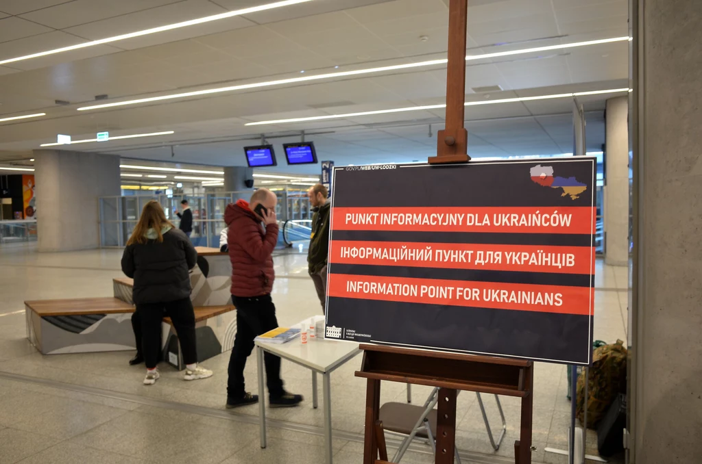 Punkt informacyjny dla Ukraińców na Dworcu Fabrycznym w Łodzi