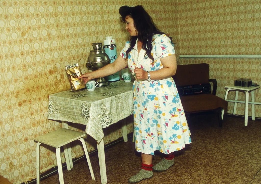 Halina Łukaszenka w swoim domu w sowchozie Szklowo w 1994 roku. Obecnie Halina Łukaszenka ma mieszkać w domu otoczonym murem 