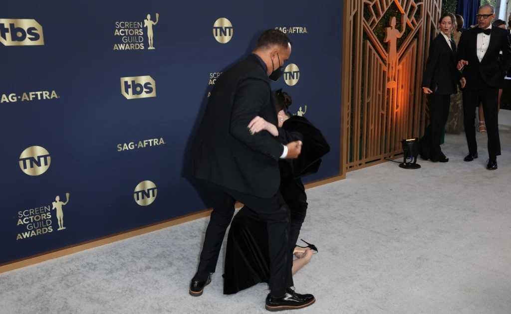 Selena Gomez upadła na ściance