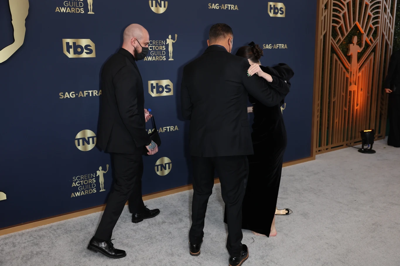 Selena Gomez zaliczyła wpadkę i upadła Selena Gomez zaliczyła wpadkę i upadła