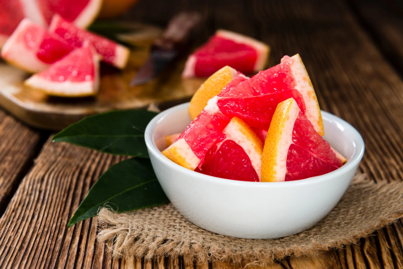 Grejpfruty można jeść na czczo, ale warto wycisnąć z nich sok
