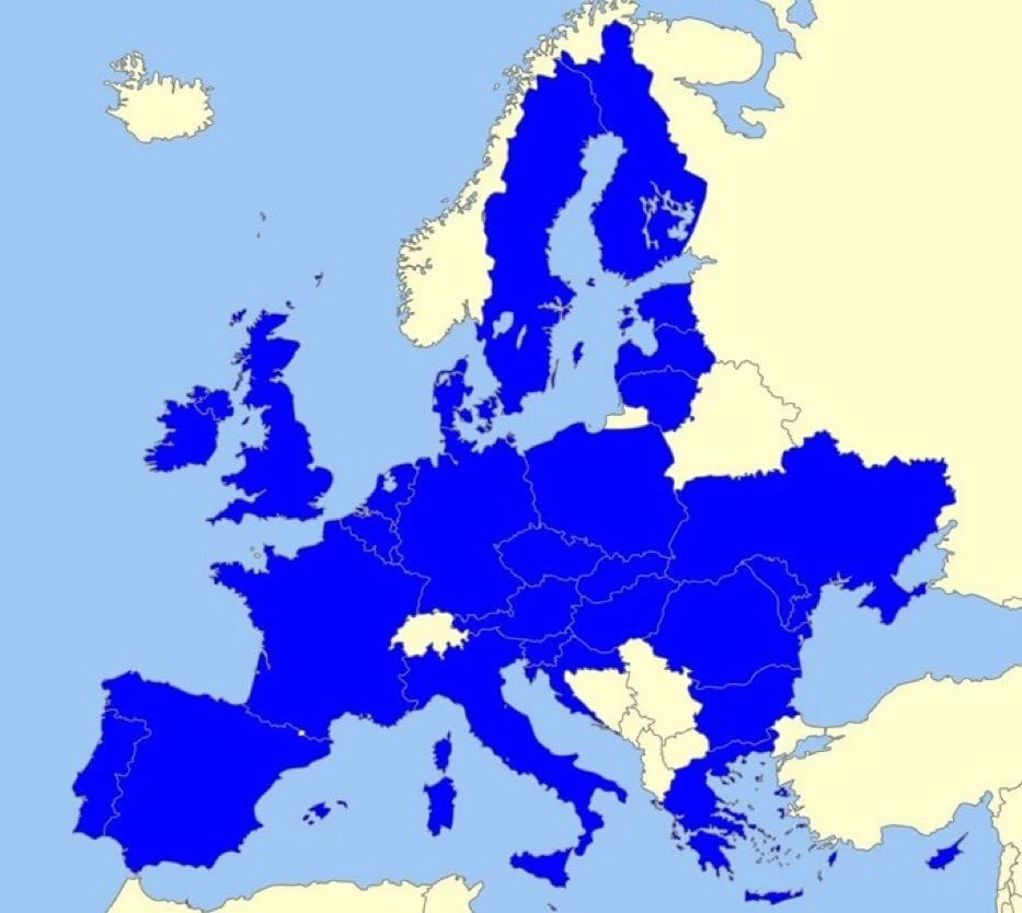 Europa się łączy z Ukrainą - niebieski kolor to zakaz lotów dla Rosyjskich samolotów