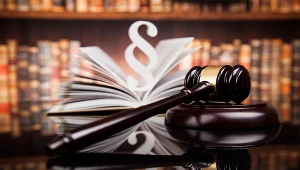 Kodeks pracy zawiera jedynie ogólne regulacje dotyczące wypowiadania umowy o pracę