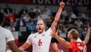 Bartosz Kurek (w środku) świetnie radzi sobie na japońskich parkietach