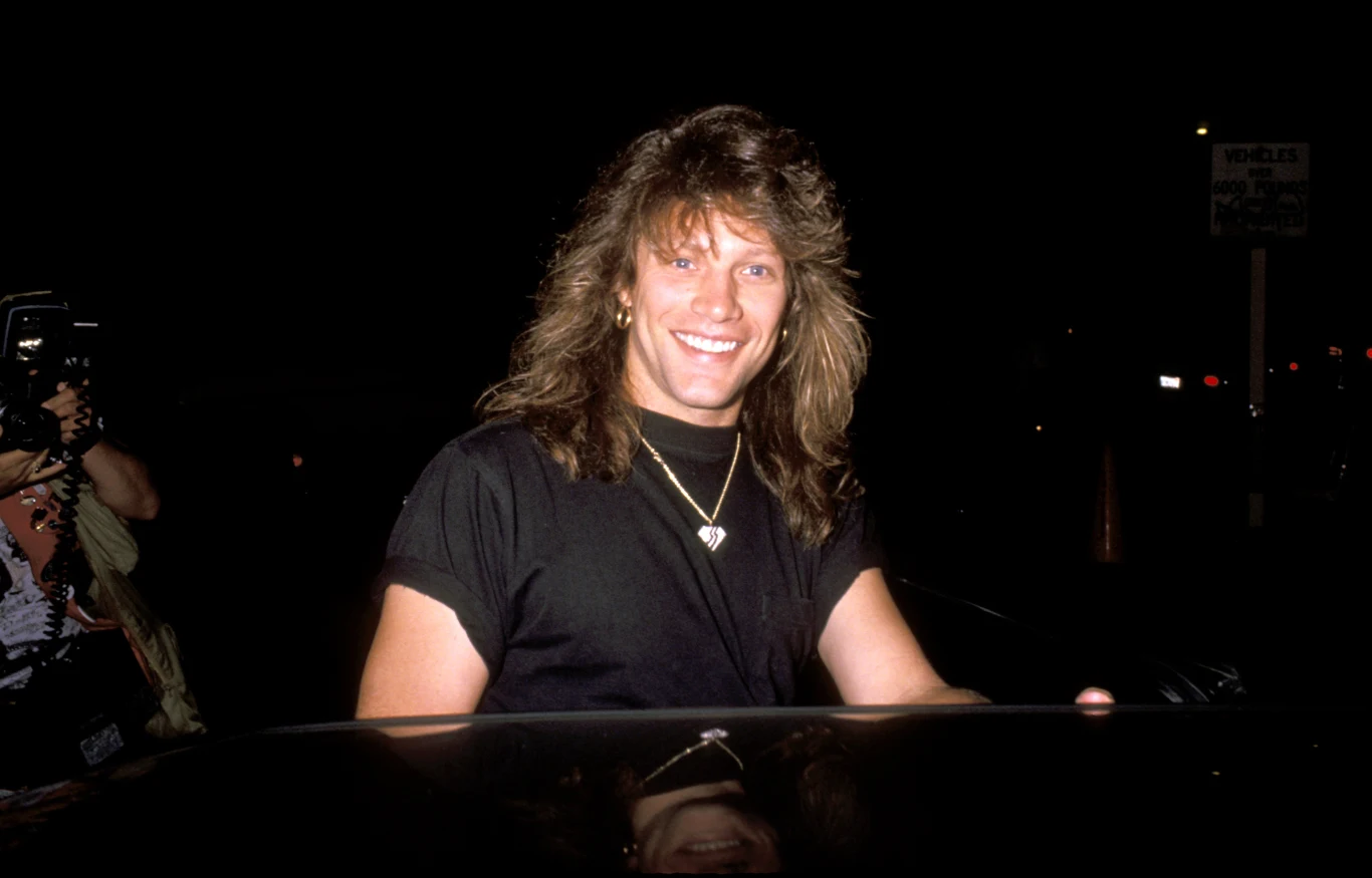 W wytwórni był "chłopcem do wszystkiego" - szorował podłogi, nosił kawę i otwierał drzwi gwiazdom nagrywającym w studiu... Ponoć sam Bruce Springsteen postawił kiedyś Jonowi kanapkę z tuńczykiem. Oficjalnie zadebiutował utworem "R2-D2 We Wish You A Merry Christmas" z płyty "Christmas in the Stars: Star Wars Christmas Album" (1980 r). Współproducentem albumu był jego kuzyn, Tony, który załatwił mu pracę w Power Station.