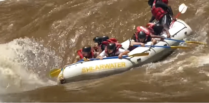 Friz na wycieczce w Afryce. Mógł się utopić! YT @KarolFrizWiśniewski Friz na wycieczce w Afryce. Mógł się utopić! YT @KarolFrizWiśniewski