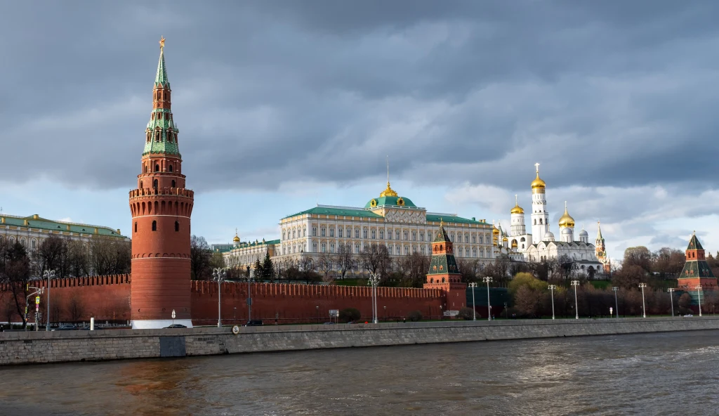 Rosyjski parlament przyjął projekt uchwały o podatku od nadzwyczajnych dochodów. Nowa danina ma objąć firmy, których średni zysk brutto w latach 2021 i 2022 przekroczył miliard rubli Rosyjski parlament przyjął projekt uchwały o podatku od nadzwyczajnych dochodów. Nowa danina ma objąć firmy, których średni zysk brutto w latach 2021 i 2022 przekroczył miliard rubli