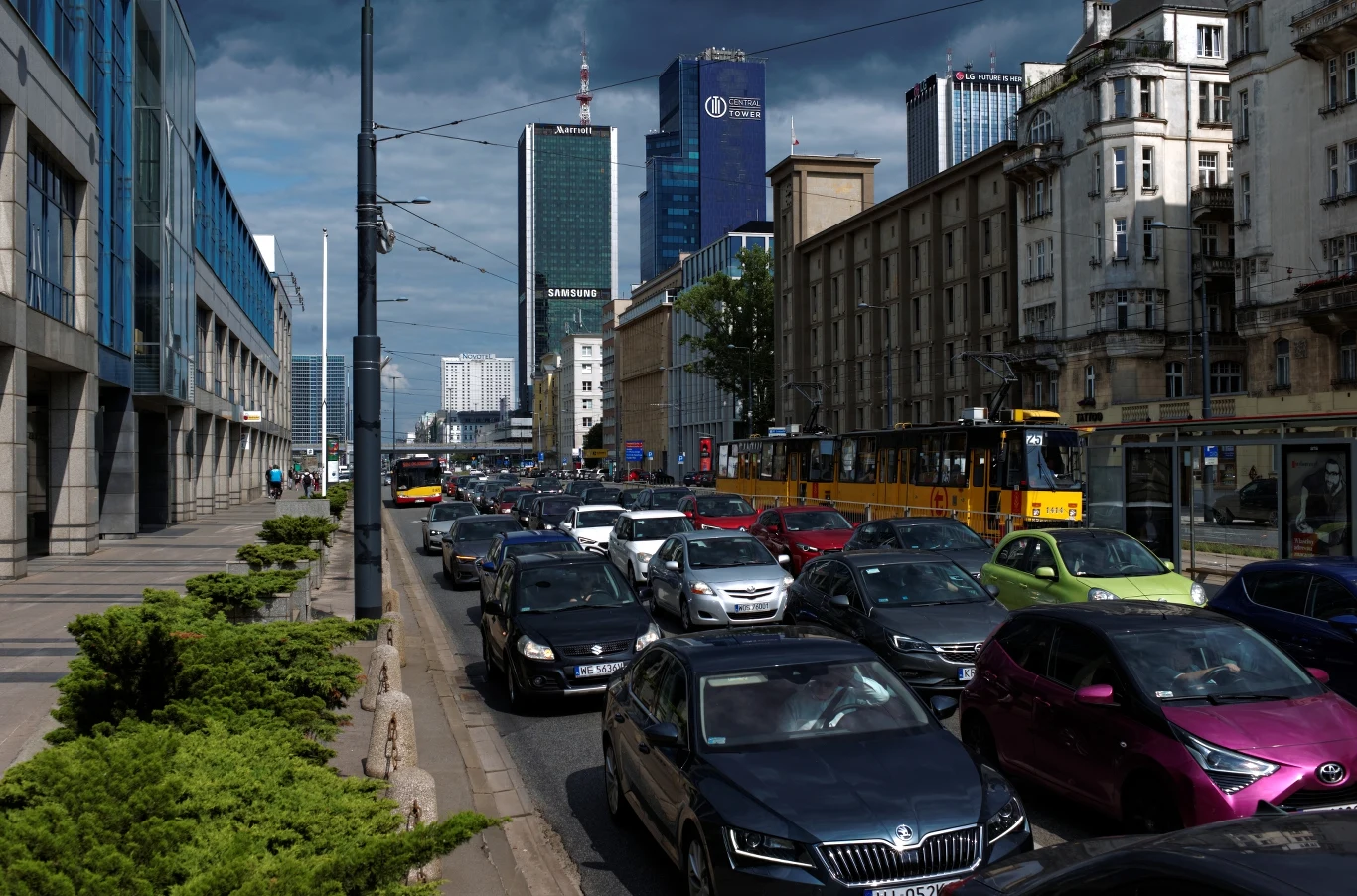 Korek na Alejach Jerozolimskich w Warszawie. Korek na Alejach Jerozolimskich w Warszawie.