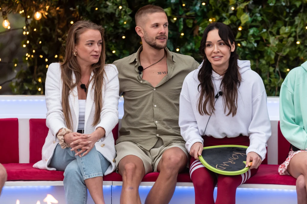 Konrad, Iwona, Oliwia Konrad, Iwona, Oliwia