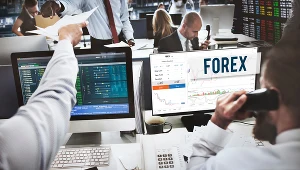 Kursy walut. Ile trzeba zapłacić za dolara, euro i franka? 