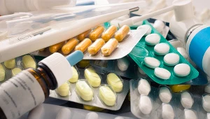 Niektóre apteki posiadają specjalne pojemniki na przeterminowane leki 