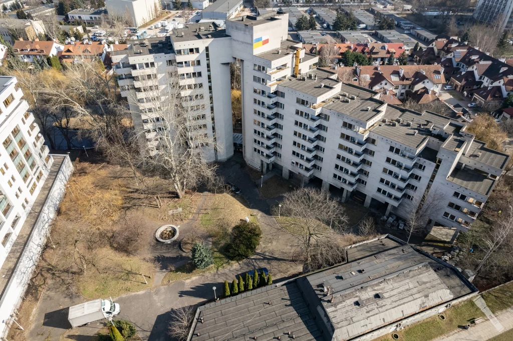 Sobieskiego 100 - tajemnicze rosyjskie budynki w Warszawie staną się azylem dla uchodźców z Ukrainy Sobieskiego 100 - tajemnicze rosyjskie budynki w Warszawie staną się azylem dla uchodźców z Ukrainy