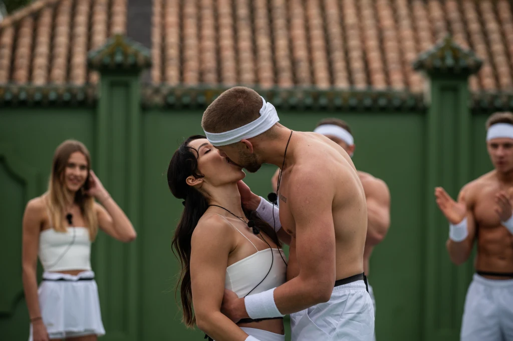 "Love Island. Wyspa Miłości" "Love Island. Wyspa Miłości"