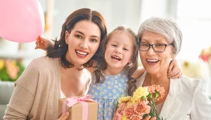 Dzień Kobiet - poznaj najlepsze inspiracje prezentowe z gazetek promocyjnych!