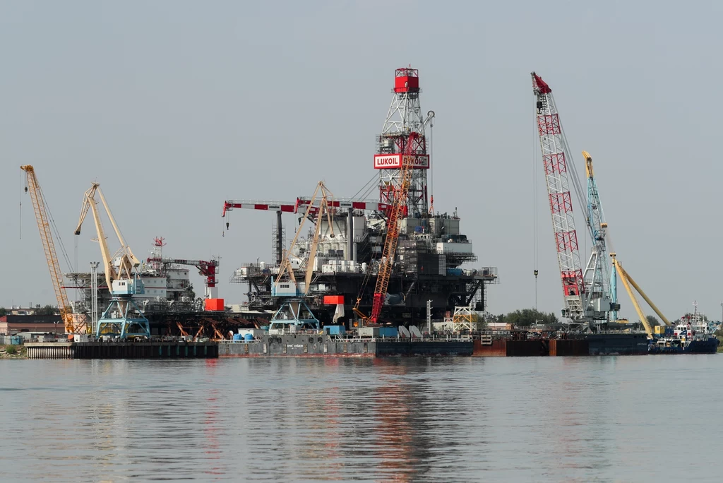 Wydobycie ropy przez rosyjski koncern Łukoil (zdjęcie ilustracyjne).