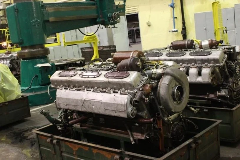 Wysokoprężny sillnik S-12U czołgu PT-91 Twardy 