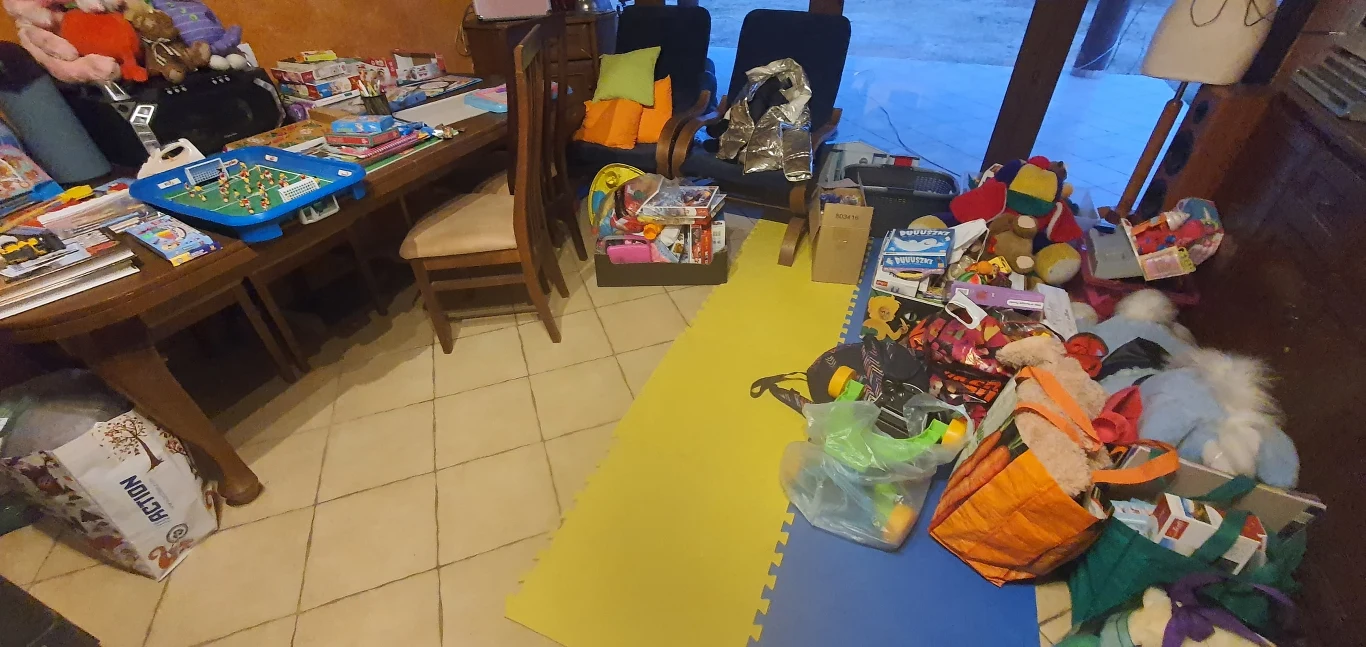 Mieszkanie Tomasza, do którego przyjął grupę 16 uchodźców Mieszkanie Tomasza, do którego przyjął grupę 16 uchodźców