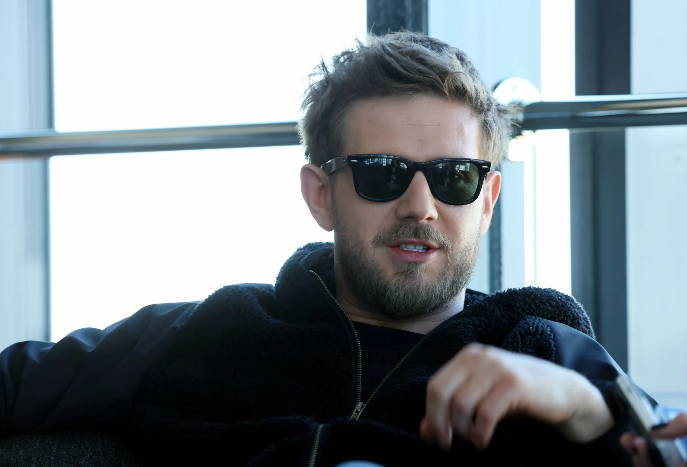 Antoni Królikowski ostatnio nie może narzekać na brak popularności Antoni Królikowski ostatnio nie może narzekać na brak popularności