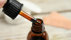 W płyn Lugola zaopatrzyło się wielu Polaków. Eksperci przypominają, że jego stosowanie nie jest obojętne dla zdrowia. Skutki mogą być fatalne