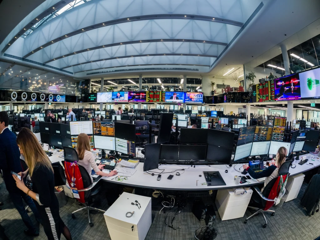 Tak wyglądała moskiewska giełda, gdy obdywał się tam handel akcjami. Zdj. ilustracyjne