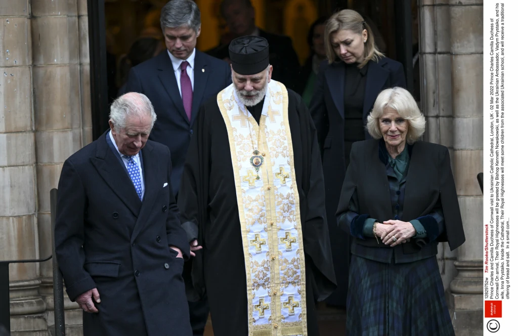 Książę Karol z żoną z wizyta w Ukraińskiej Katedrze Katolickiej w Londynie Książę Karol z żoną z wizyta w Ukraińskiej Katedrze Katolickiej w Londynie