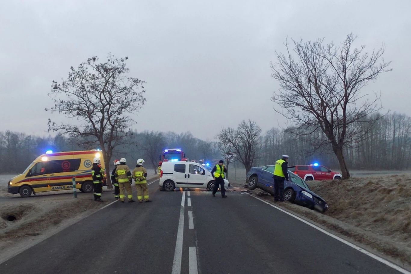 Na szczęście żadna z trzech osób biorących udział w kolizji nie odniosła nawet lekkich obrażeń
