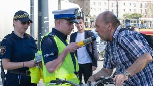 Akcje sprawdzania trzeźwości rowerzystów to niestety bardzo rzadki widok