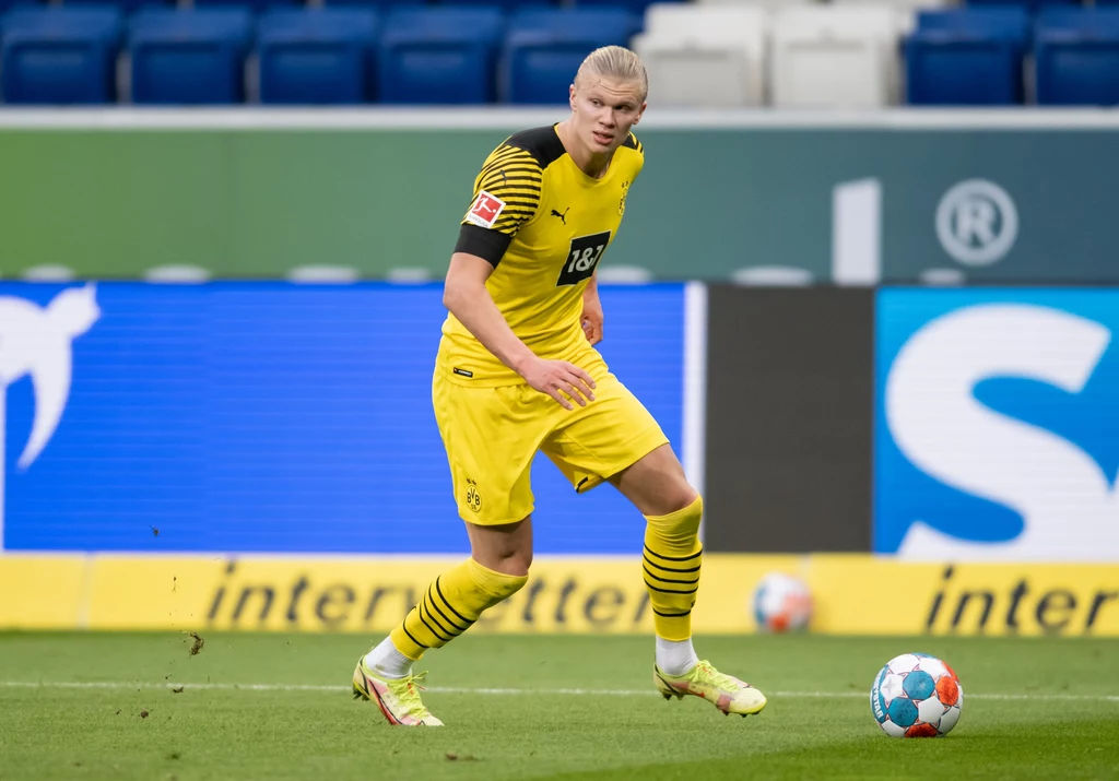 Borussia Dortmund godzi się powoli z utratą Erlinga Haalanda. Piłkarz ma trzech potencjalnych następców Borussia Dortmund godzi się powoli z utratą Erlinga Haalanda. Piłkarz ma trzech potencjalnych następców