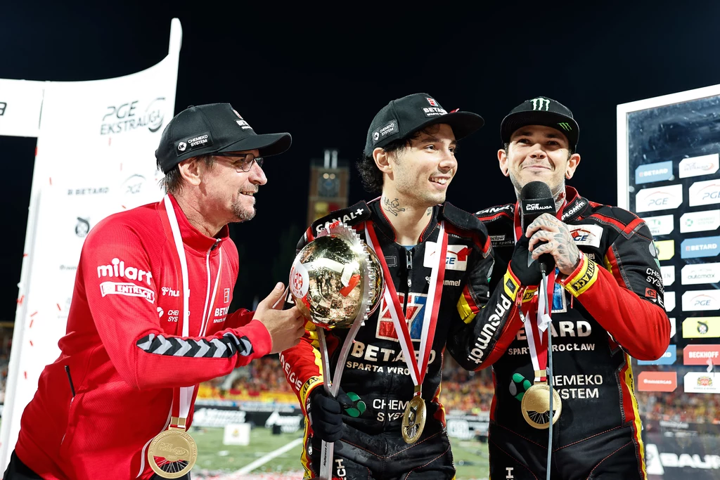 Dariusz Śledź, Gleb Czugunow i Tai Woffinden świętują złoto dla Sparty Dariusz Śledź, Gleb Czugunow i Tai Woffinden świętują złoto dla Sparty